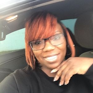 Meet your Posher, Cassandra